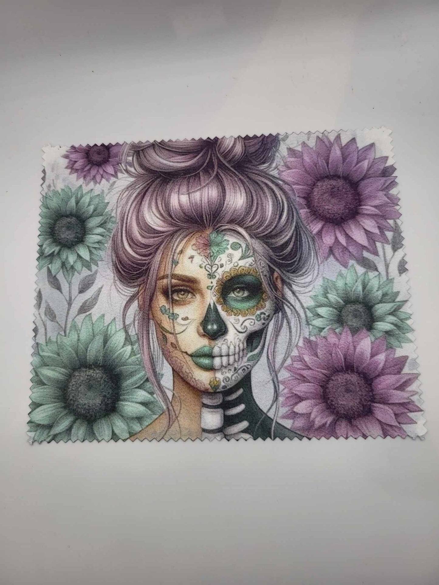 Linge à lunette - Fille squelette et fleurs
