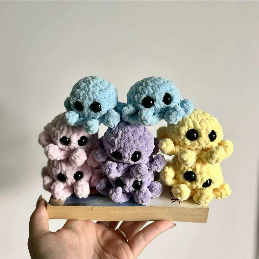 Petites méduses colorés