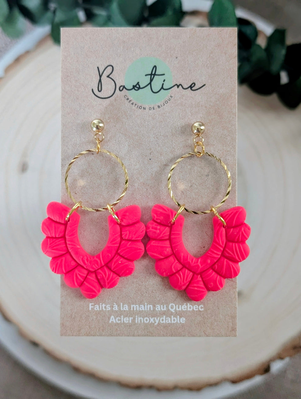 Pénélope corail néon - Boucles d'oreilles pendantes argile polymère et acier inoxydable hypoallergèn