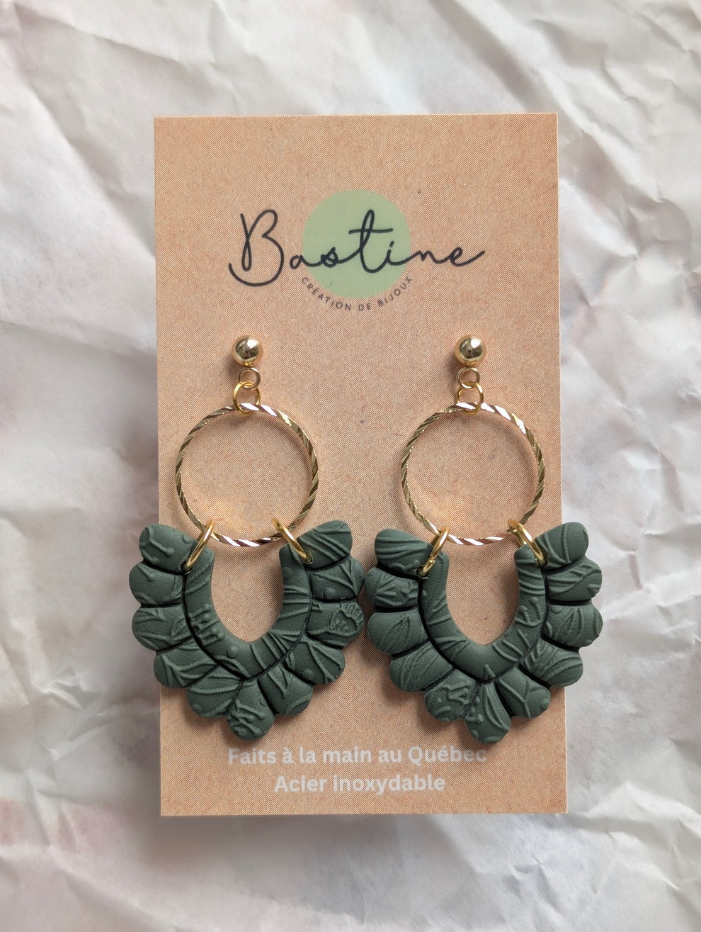 Pénélope Sauge - Boucles d'oreilles pendantes argile polymère et acier inoxydable hypoallergène