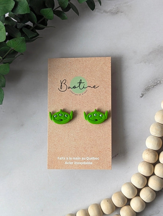Extra-terrestres - Boucles d'oreilles studs argile polymère et acier inoxydable hypoallergène