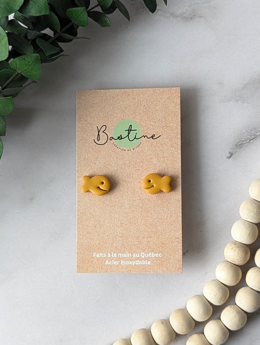 Poisson au fromage - Boucles d'oreilles studs en argile polymère acier inoxydable hypoallergène