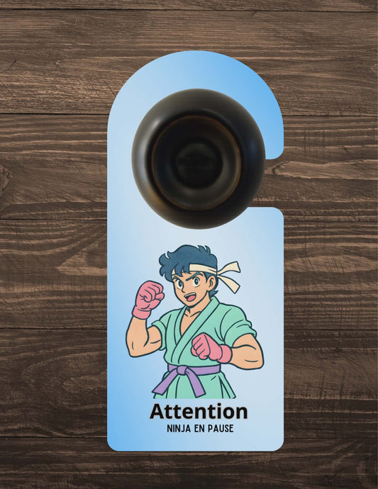 🪝 Accroche-porte personnalisé – Attention ninja en pause v.2