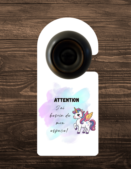🪝 Accroche-porte personnalisé – Licorne au repos