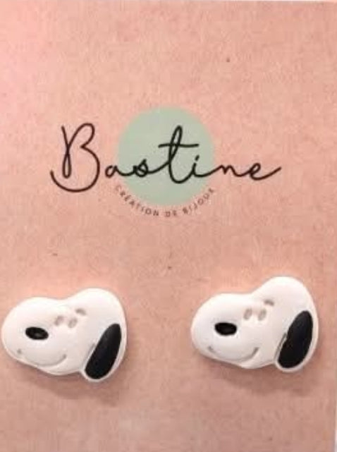 Chien blanc - Boucles d'oreilles studs en argile polymère acier inoxydable hypoallergène