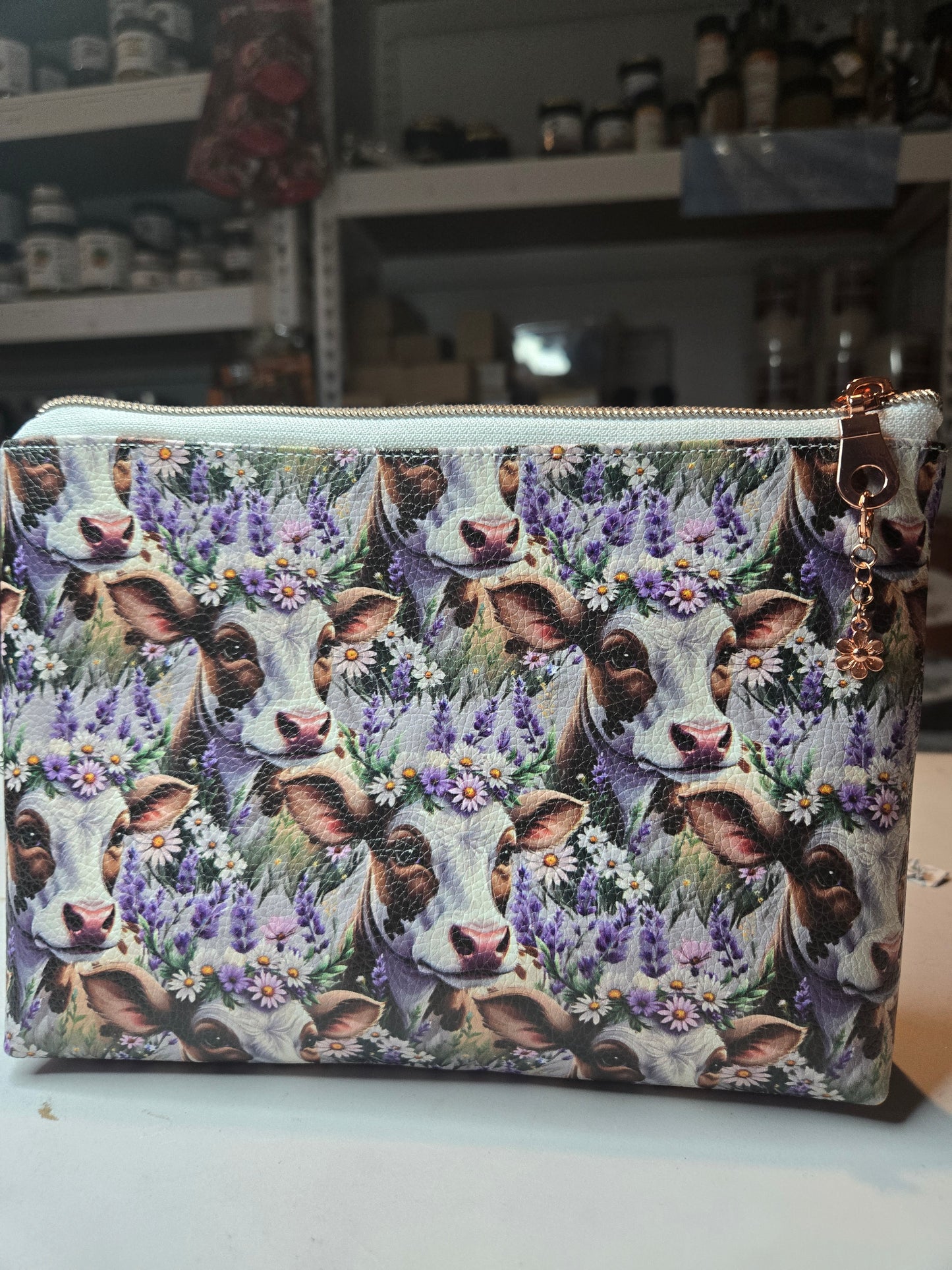 Pochette en cuirette vache par Bajoues