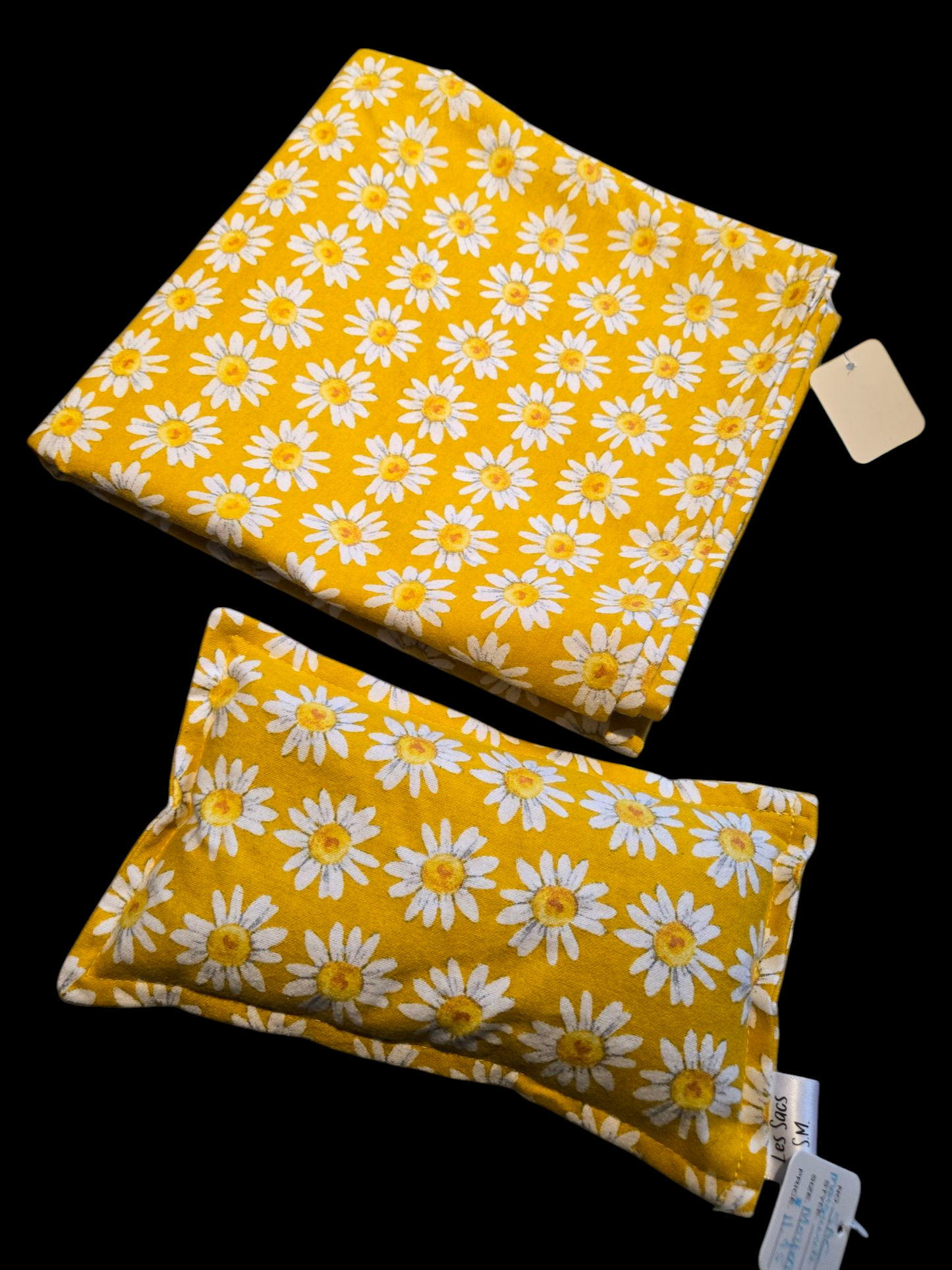 Ensemble fleur fond jaune