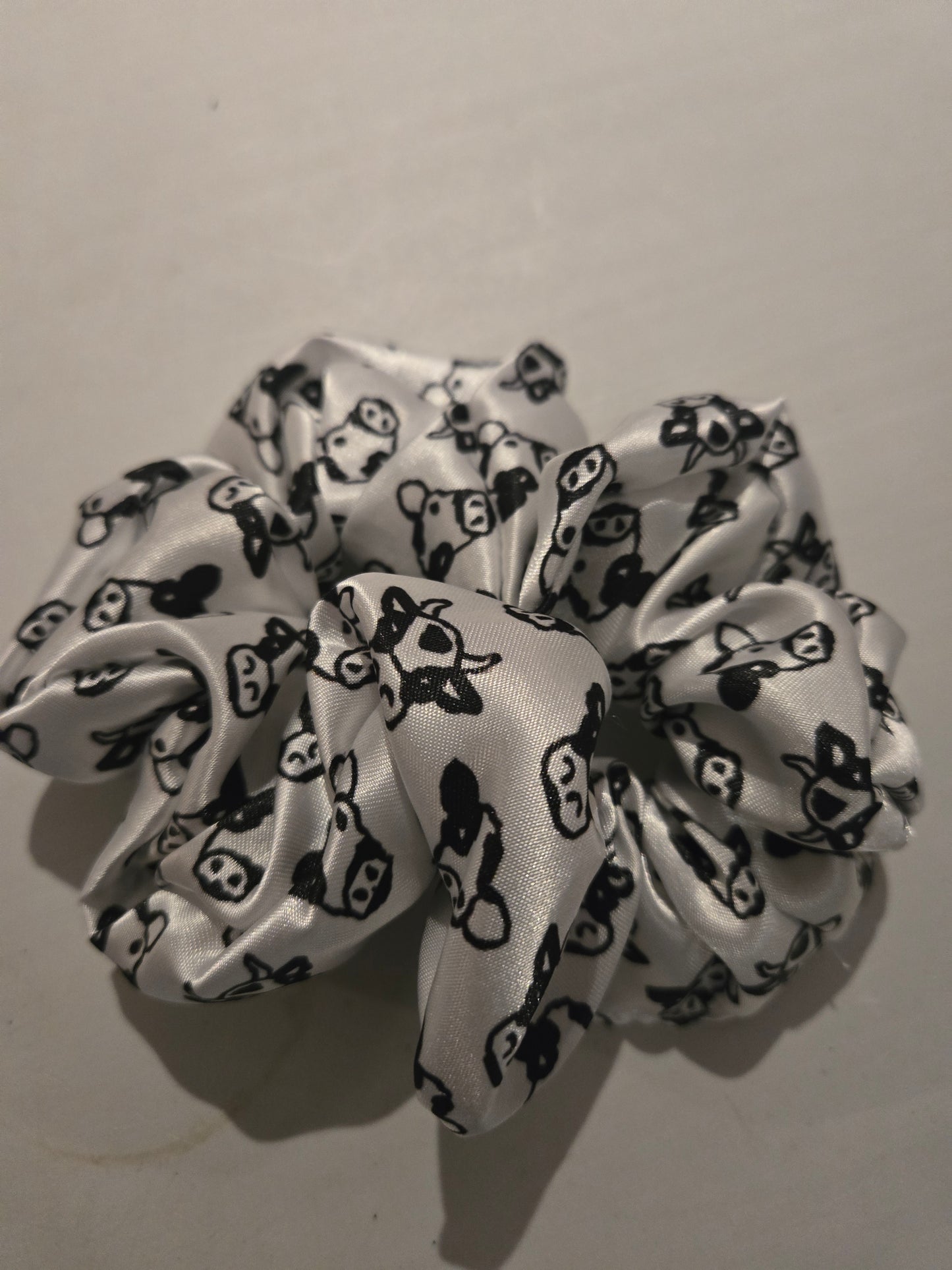 Chouchou en satin (consignation par Camomille)