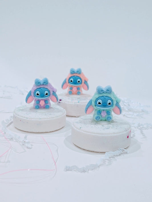 Bombe avec personnage déguisé