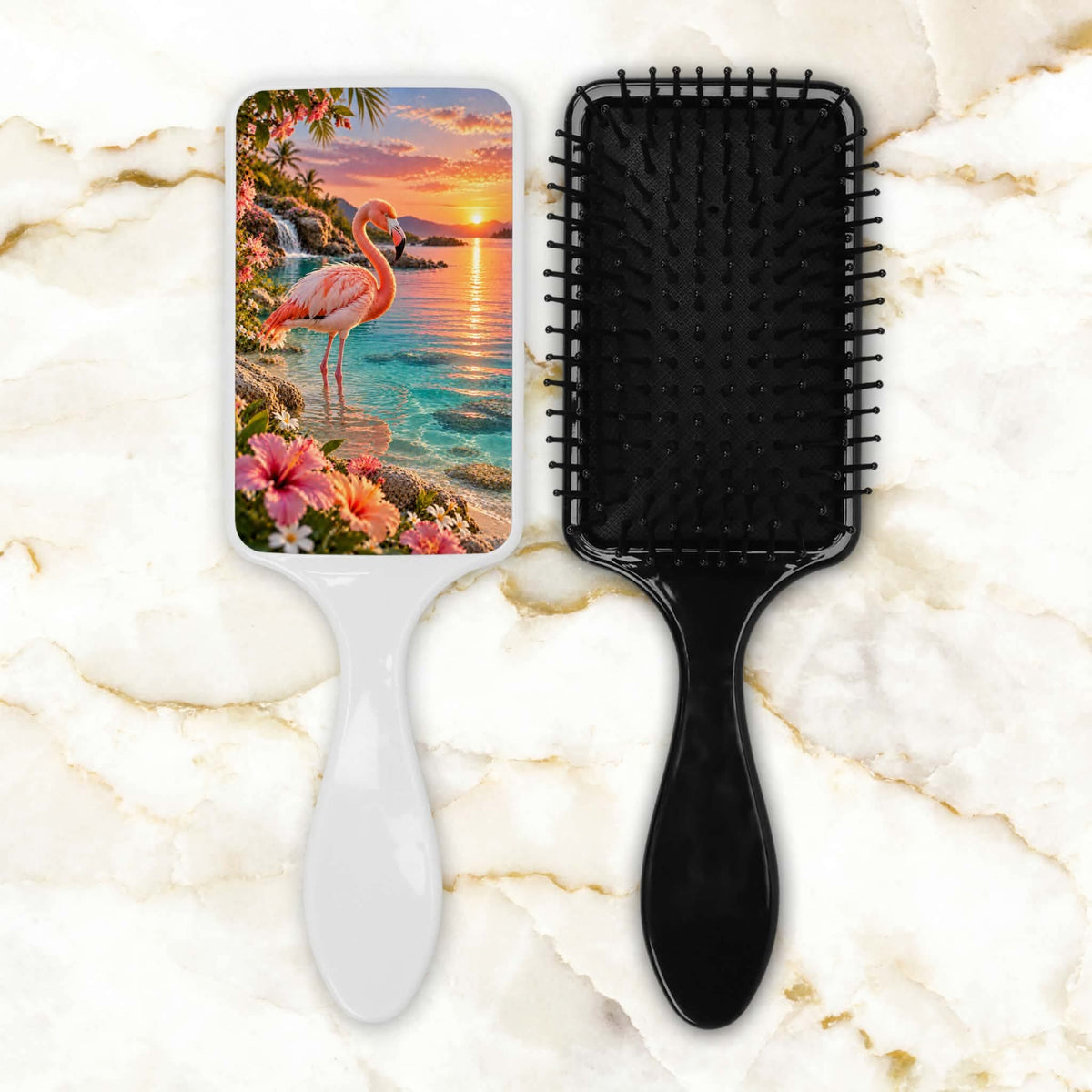 Brosse à cheveux - Flamant rose en bord de mer