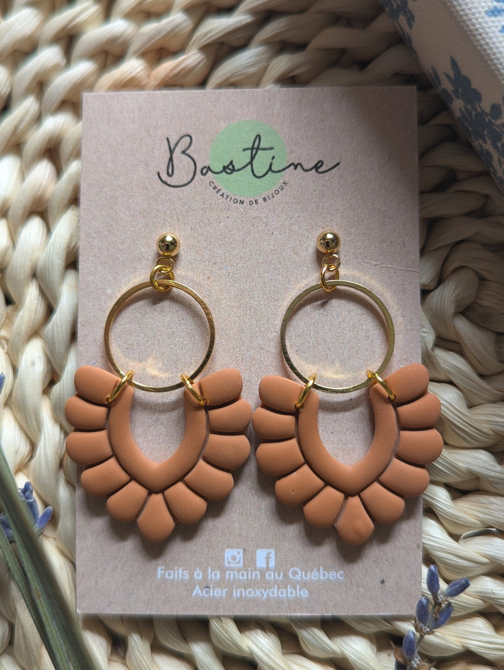 Pénélope (Plusieurs couleurs)- Boucles d'oreilles pendantes argile polymère et acier inoxydable hypoallergène