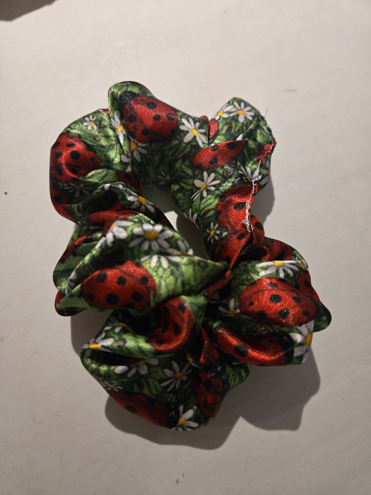 Chouchou en satin (consignation par Camomille)