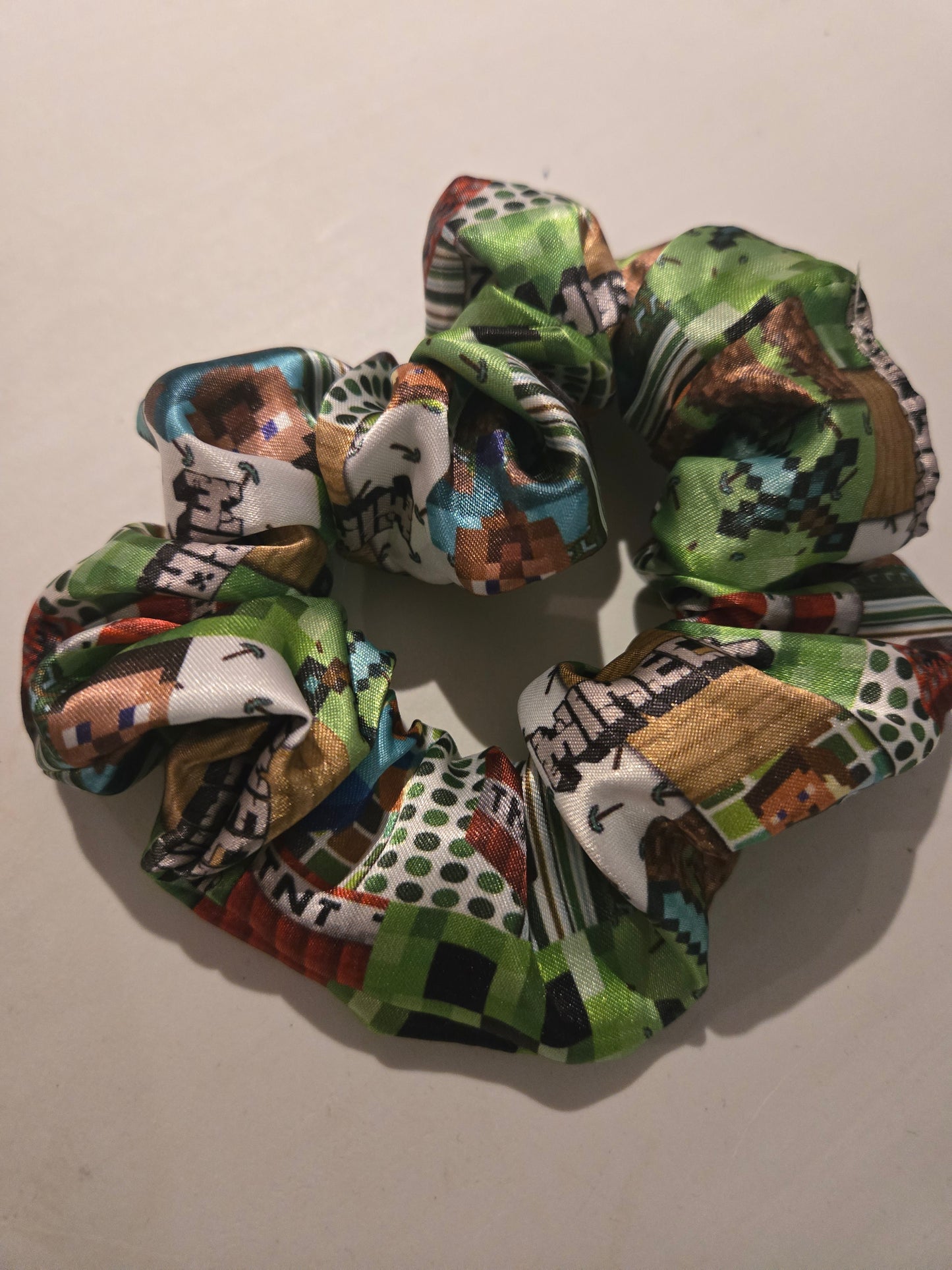 Chouchou en satin (consignation par Camomille)